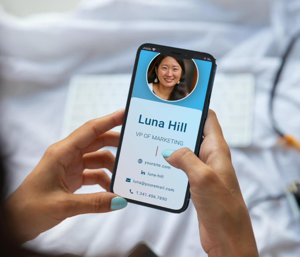 Preview of the "Luna Hill" digital business card with Luna's name, role as VP of Marketing, her portrait, and contact info.